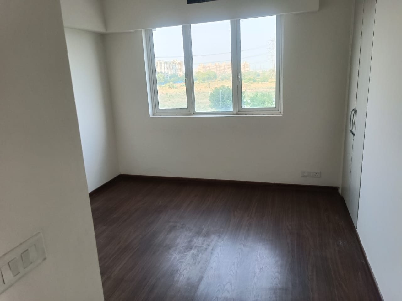 4 BHK + Servant Room Apartment For Sale in DLF The Arbour