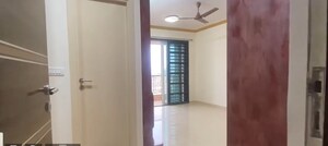 Room in 3 BHK Apartment at Hiranandani Lake Enclave Glendale, Thane West – for Rent
