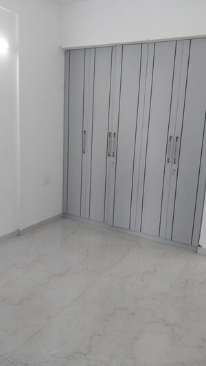 Room in 3.5 BHK Builder Floor at Smart World Gems, Sector 89 – for Rent