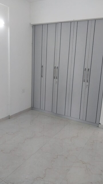 Room in 3.5 BHK Builder Floor at Smart World Gems, Sector 89 – for Rent