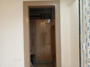 Furnished Amenities in 3.5 BHK Builder Floor at Ansal Sushant Lok I, Sector 43 – for Rent