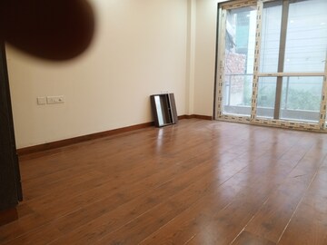 Room in 3.5 BHK Builder Floor at Ansal Sushant Lok I, Sector 43 – for Rent
