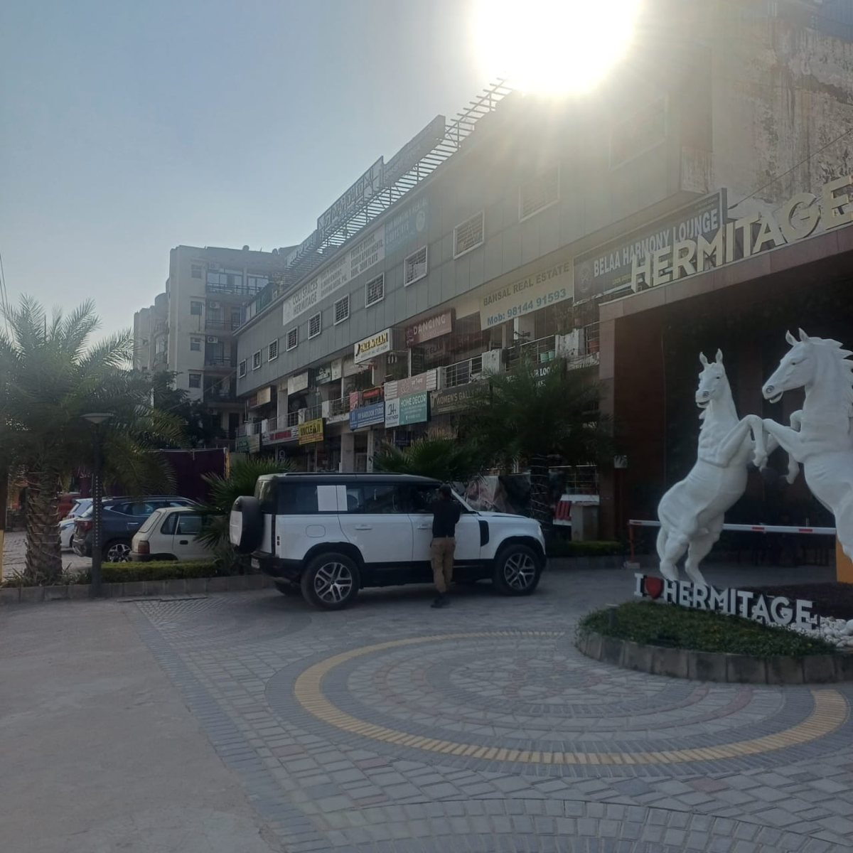 Showroom For Sale in Hermitage Centralis