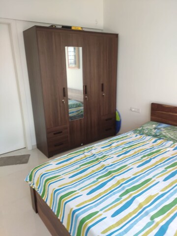 Bedroom in 1.5 BHK Apartment at Amanora Gold Towers, Hadapsar – for Rent