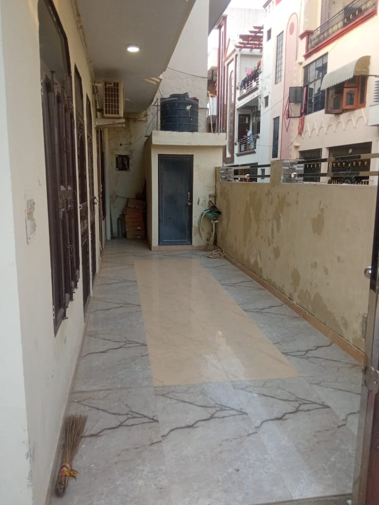 Balcony, chiranjiv vihar 6 Bedroom 250 Sq.Yd. Independent House In Chiranjiv Vihar Ghaziabad 9313963