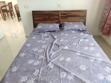 Bedroom in 2 BHK Apartment at Amanora Gold Towers, Hadapsar – for Rent