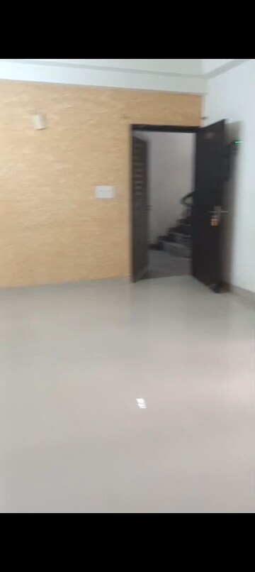 Room in 2.5 BHK Apartment at Hawelia Valencia Homes, Sector 1 Greater Noida – for Sale