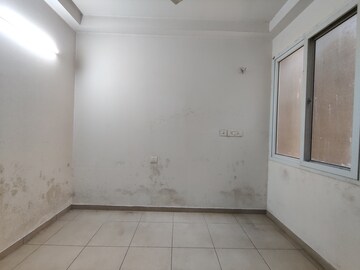 Room in 2.5 BHK Apartment at Bhartiya Nikoo Homes, Thanisandra Main Road – for Rent
