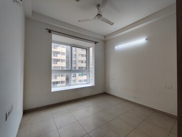 Room in 2.5 BHK Apartment at Bhartiya Nikoo Homes, Thanisandra Main Road – for Rent