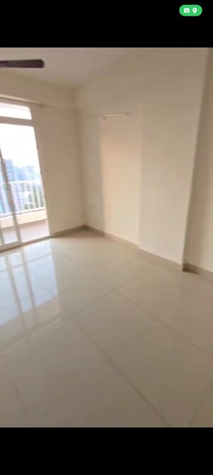 Room in 3.5 BHK Apartment at Raj Nagar Extension – for Rent