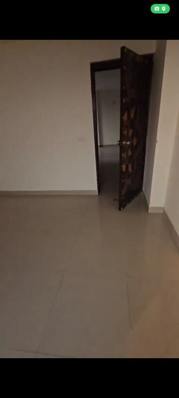 Room in 3.5 BHK Apartment at Raj Nagar Extension – for Rent