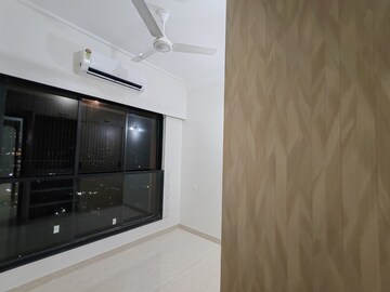 Kitchen in 2.5 BHK Builder Floor at Oberoi Realty Woods, Goregaon East – for Sale
