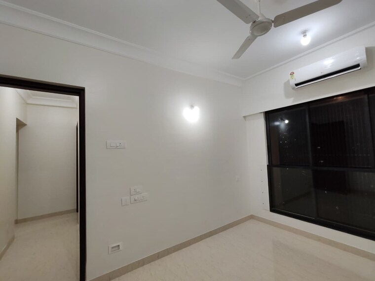 Room, oberoi-realty-woods 2.5 Bedroom 900 Sq.Ft. Builder Floor In Goregaon East Mumbai 9314140