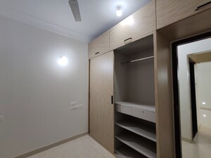 Room in 2.5 BHK Builder Floor at Oberoi Realty Woods, Goregaon East – for Sale