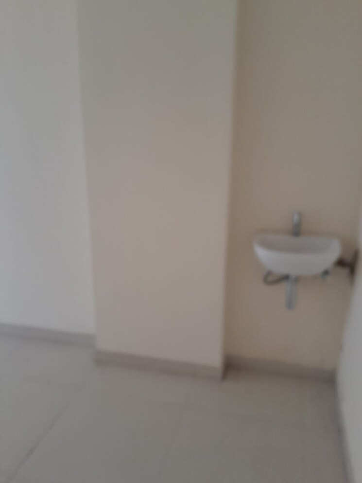 Room, borivali east Commercial Office Space 461 Sq.Ft. In Borivali East Mumbai 9314141