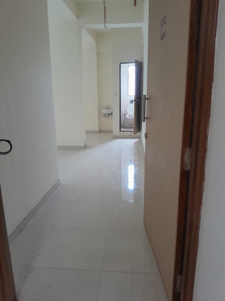 Room, borivali east Commercial Office Space 461 Sq.Ft. In Borivali East Mumbai 9314141