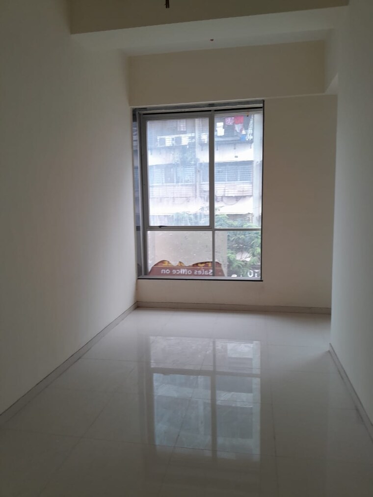 Room, borivali east Commercial Office Space 461 Sq.Ft. In Borivali East Mumbai 9314141