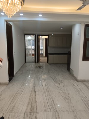 Room in 4 BHK Builder Floor at Panchsheel Vihar – for Sale