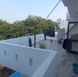 Team Area in 2.5 BHK Villa at Sector 21 – for Rent