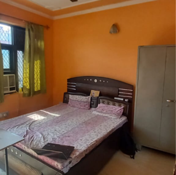 Bedroom in 2.5 BHK Villa at Sector 21 – for Rent