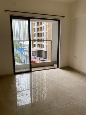 Room in 3 BHK Apartment at Sunteck Maxxworld, Tivri – for Rent