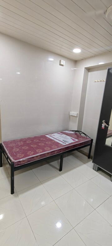 Bedroom in  Pg at Gokhalenagar – for Rent