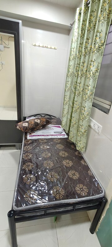 Bedroom in  Pg at Gokhalenagar – for Rent