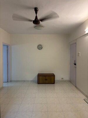 Room in 1 BHK Apartment at Bandra West – for Rent