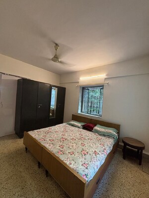 Bedroom in 1 BHK Apartment at Bandra West – for Rent