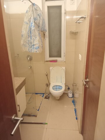 Bathroom in 2 BHK Builder Floor at Dlf Phase ii – for Rent