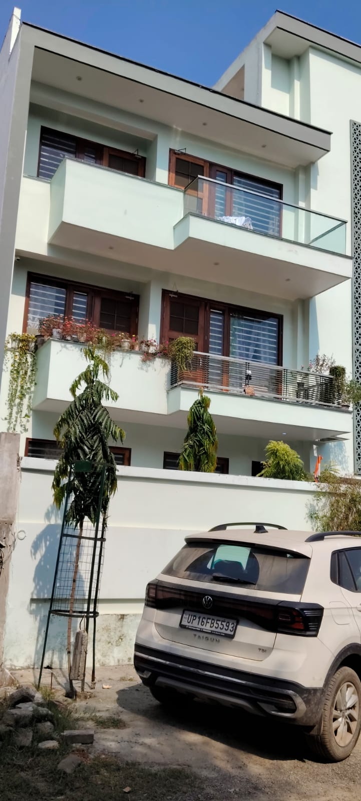 3 BHK + Study Room 2000 Sq.Ft. Builder Floor in Prime City Greater Noida