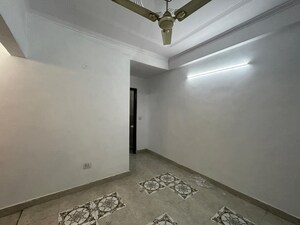 Room in 1 BHK Builder Floor at Saket – for Rent