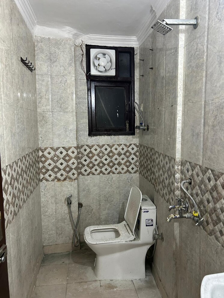 Bathroom, saket 1 Bedroom 500 Sq.Ft. Builder Floor In Saket Delhi 9314276