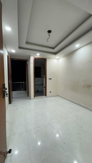 Room in 3 BHK Builder Floor at Chattarpur – for Rent