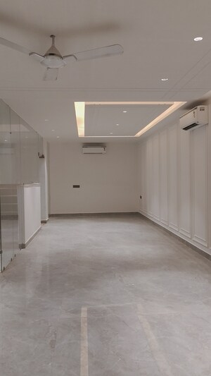 Room in 4 BHK Builder Floor at Greater Kailash I – for Rent