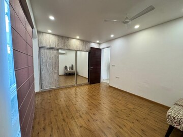 Room in 3 BHK Apartment at O2 Square Residences, Nanakramguda – for Rent