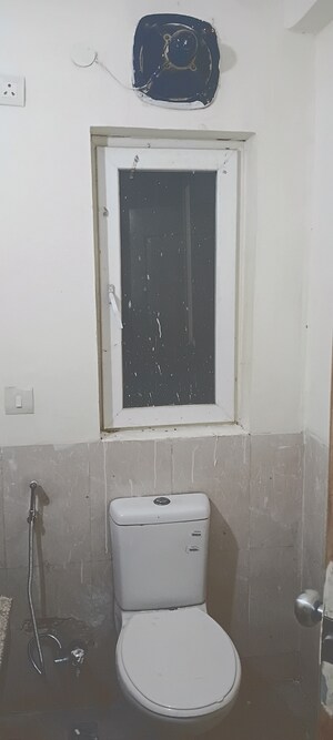 Furnished Amenities in 3 BHK Apartment at Umang Monsoon Breeze Phase I, Sector 78 – for Rent