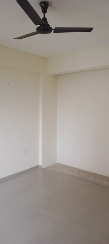 Room in 3 BHK Apartment at Umang Monsoon Breeze Phase I, Sector 78 – for Rent