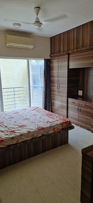 Bedroom in 3 BHK Apartment at Khar West – for Rent