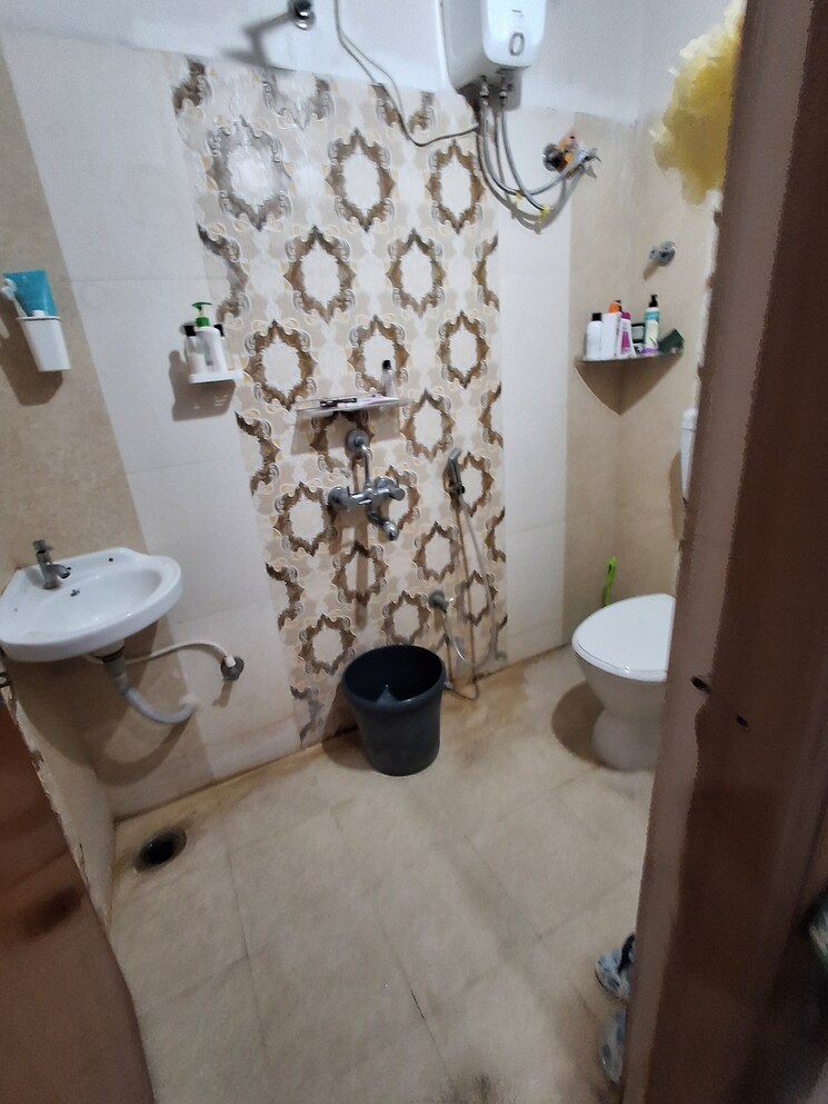 Attached Bathroom, kondapur 3 Bedroom 1500 Sq.Ft. Apartment In Kondapur Hyderabad 9314321