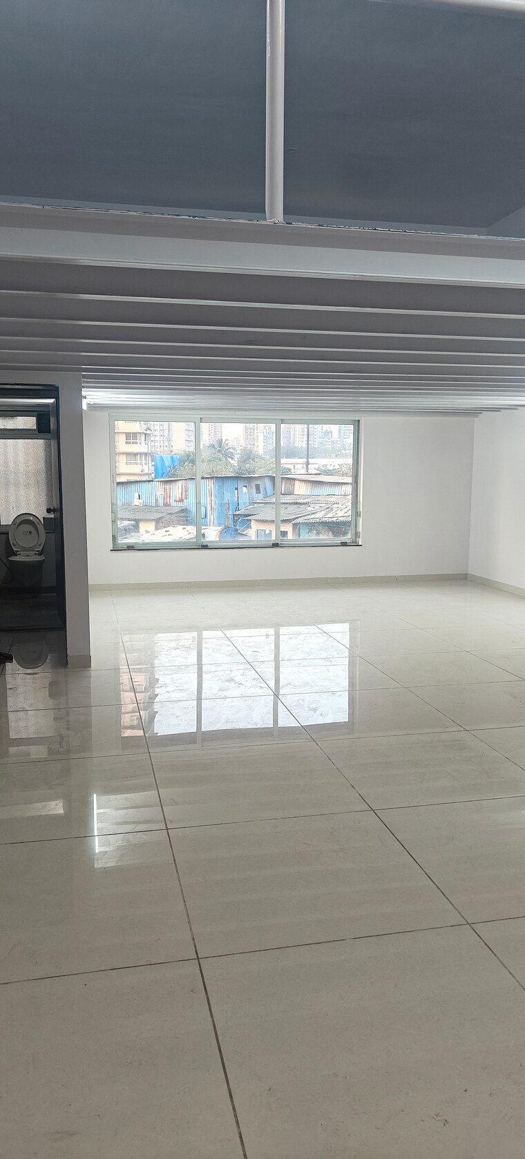 Room, key-tech-park Commercial Office Space 980 Sq.Ft. In Andheri West Mumbai 9314298