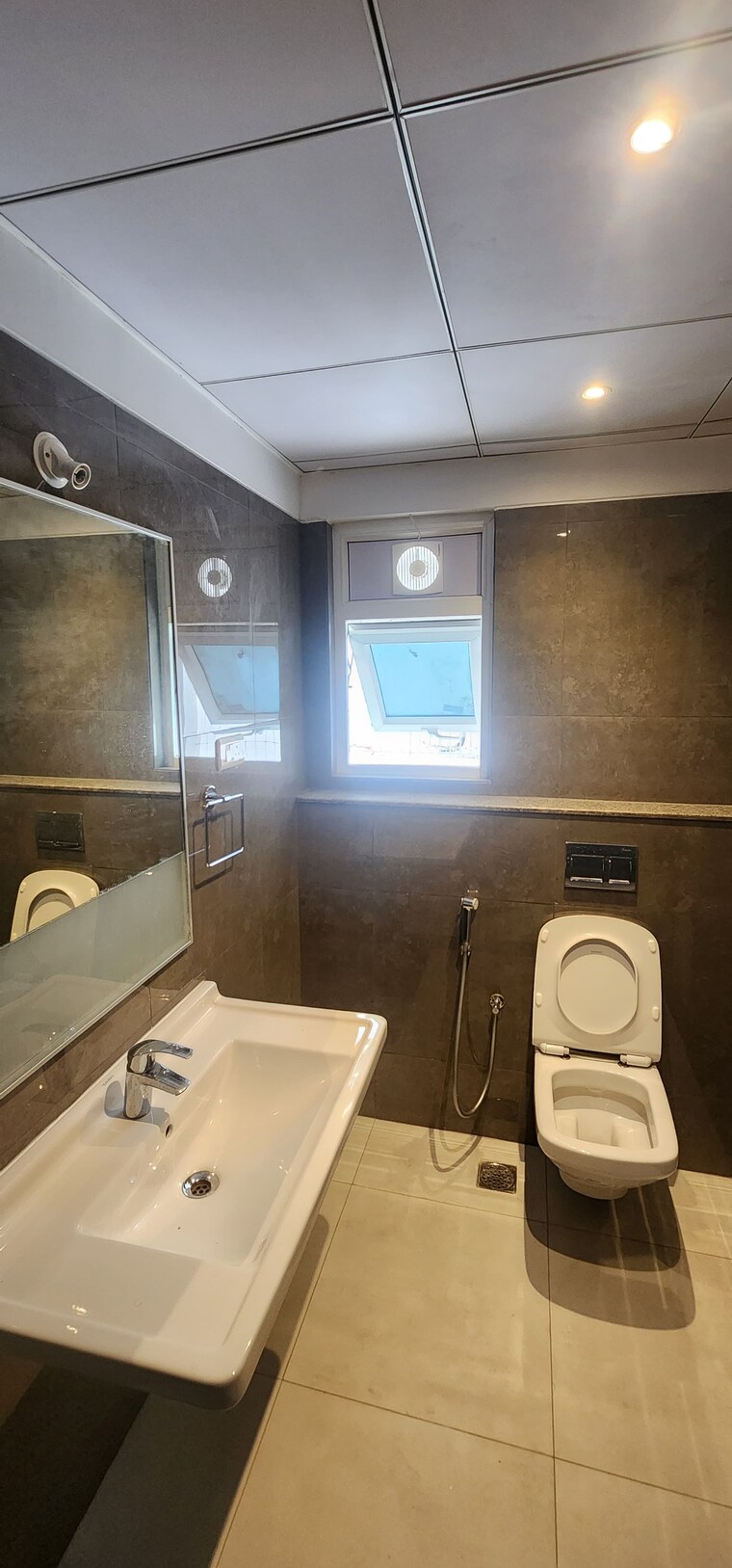 Bathroom, dsr-w 4 Bedroom 5999 Sq.Ft. Apartment In Kondapur Hyderabad 9314296