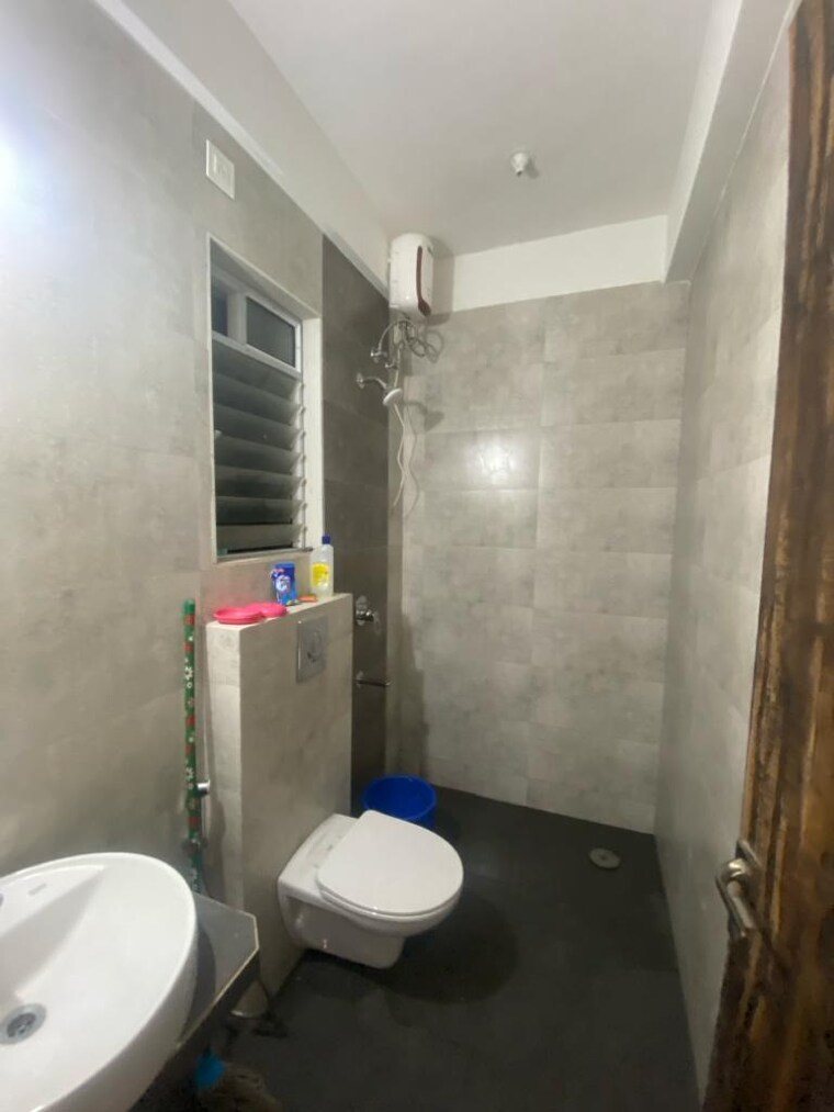 Bathroom, thane west Pg For Boys In Thane West 9314328