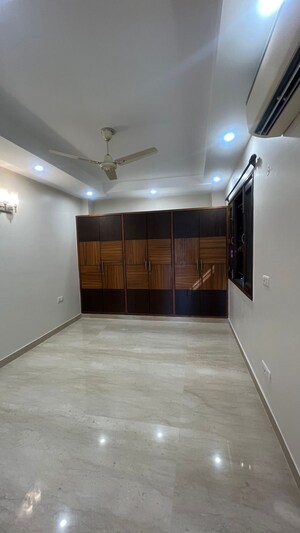 Room in 3 BHK Builder Floor at Shivalik Colony – for Rent