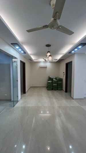 Room in 3 BHK Builder Floor at Shivalik Colony – for Rent