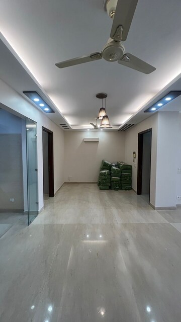 Room in 3 BHK Builder Floor at Shivalik Colony – for Rent
