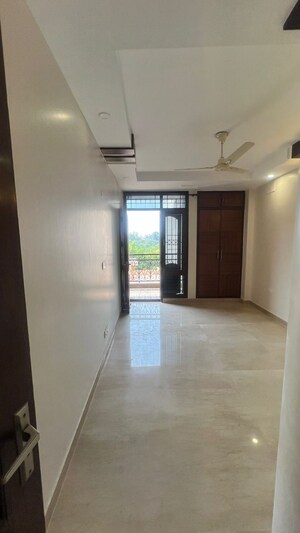 Room in 3 BHK Builder Floor at Shivalik Colony – for Rent