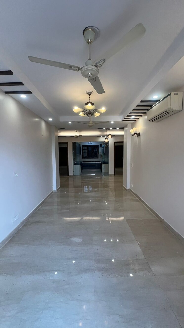 Room, shivalik colony 3 Bedroom 1800 Sq.Ft. Builder Floor In Shivalik Colony Delhi 9314313