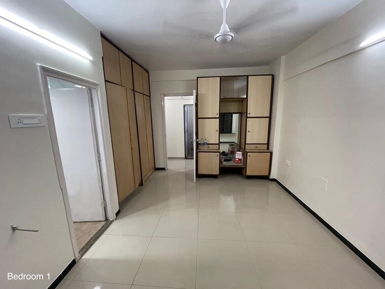 Room, santacruz west 3 Bedroom 1200 Sq.Ft. Apartment In Santacruz West Mumbai 9314309