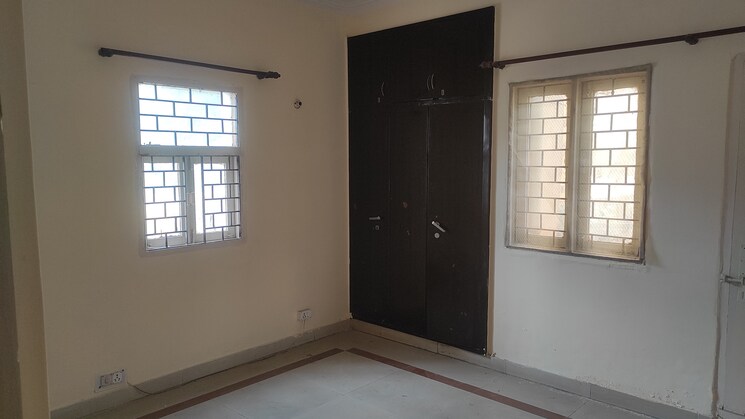 Room, devindar-vihar 3 Bedroom 1650 Sq.Ft. Apartment In Sector 56 Gurgaon 9314320